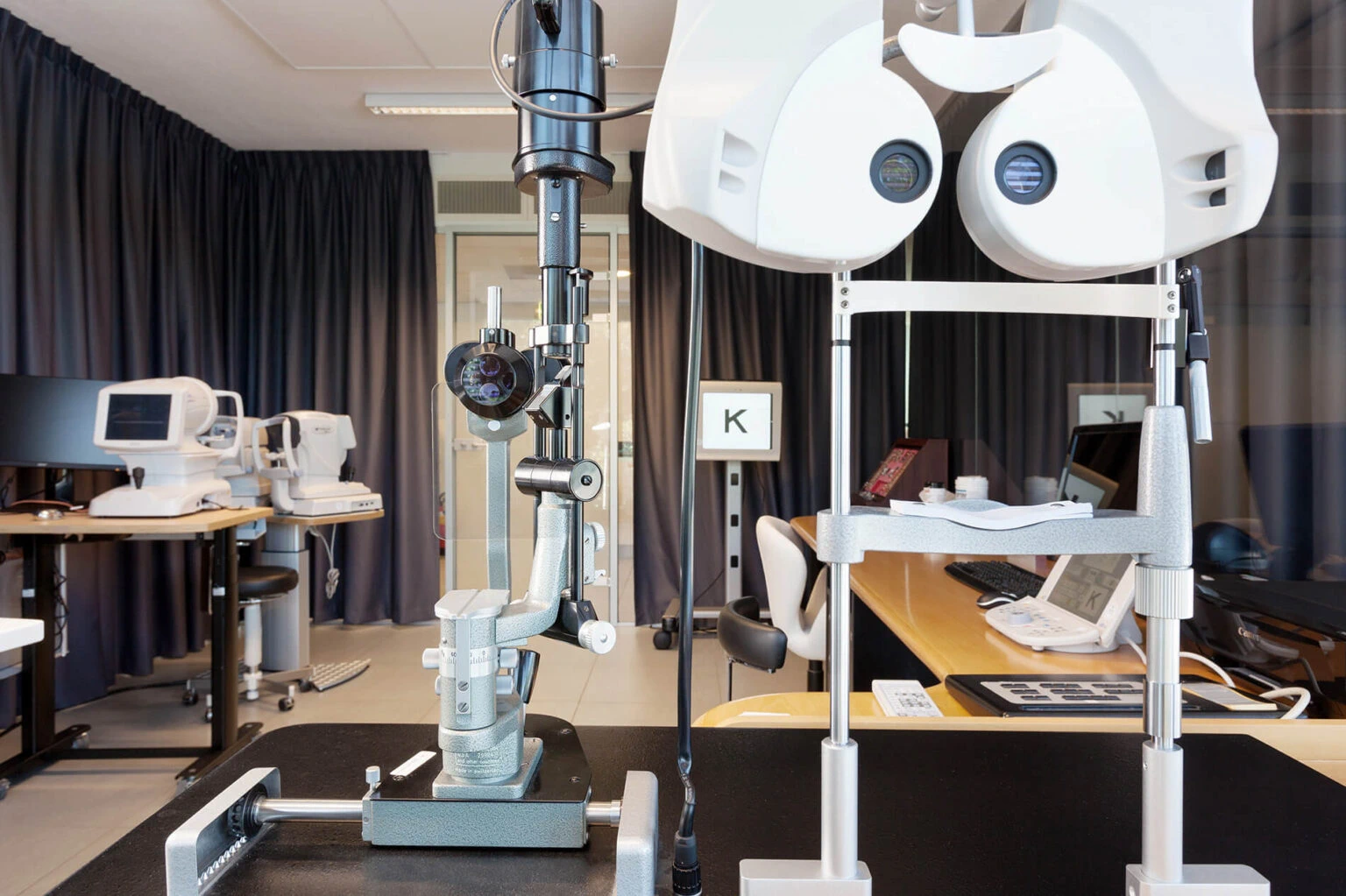 Geavanceerde oogheelkundige apparatuur bij Dutch Clinic